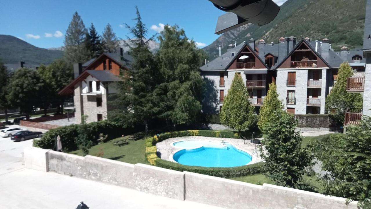 Edificio Ardillas Benasque Eksteriør billede