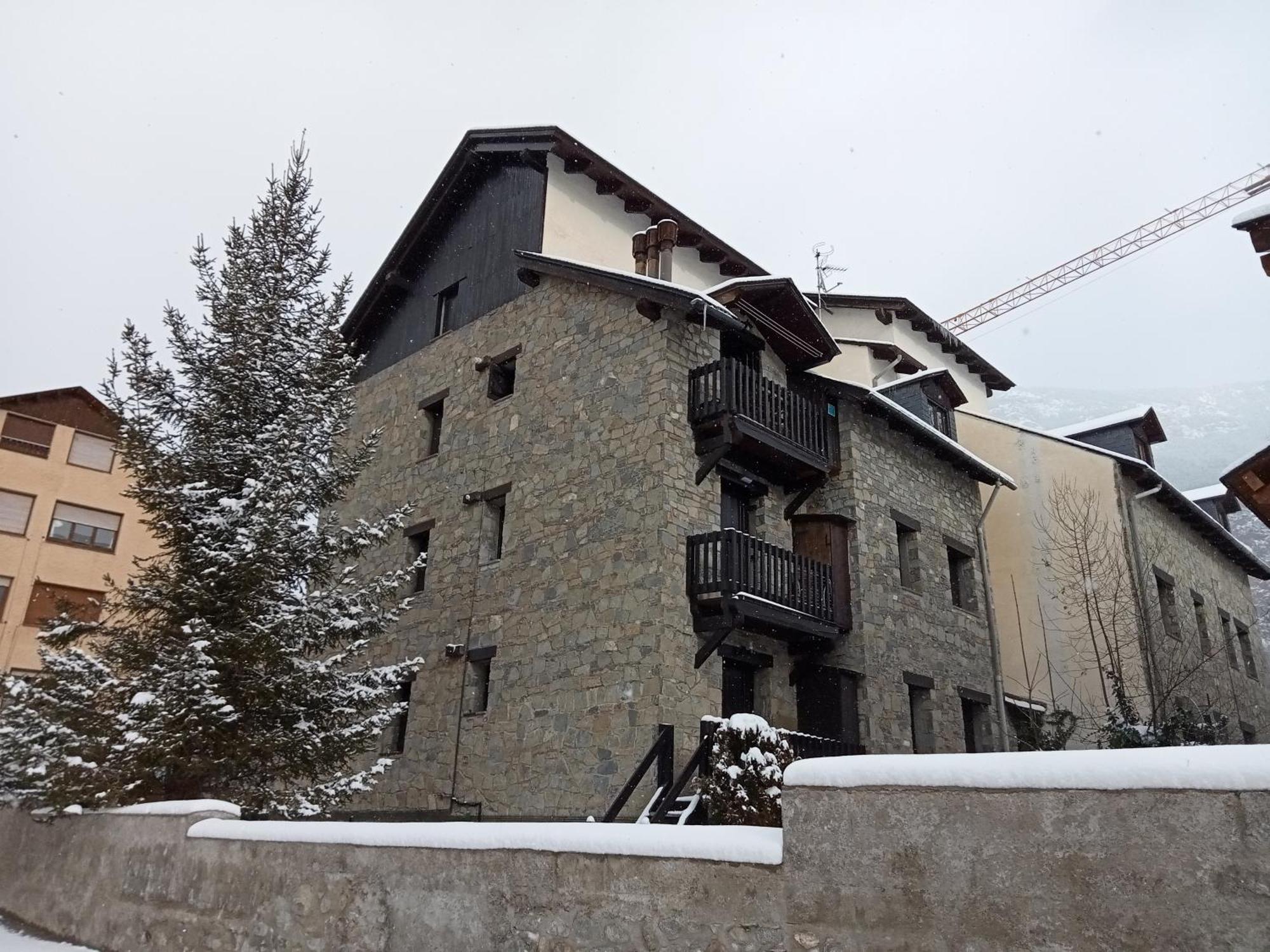 Edificio Ardillas Benasque Eksteriør billede